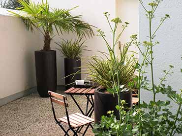 Normandie (Eure),petit jardin graphique et sans entretien